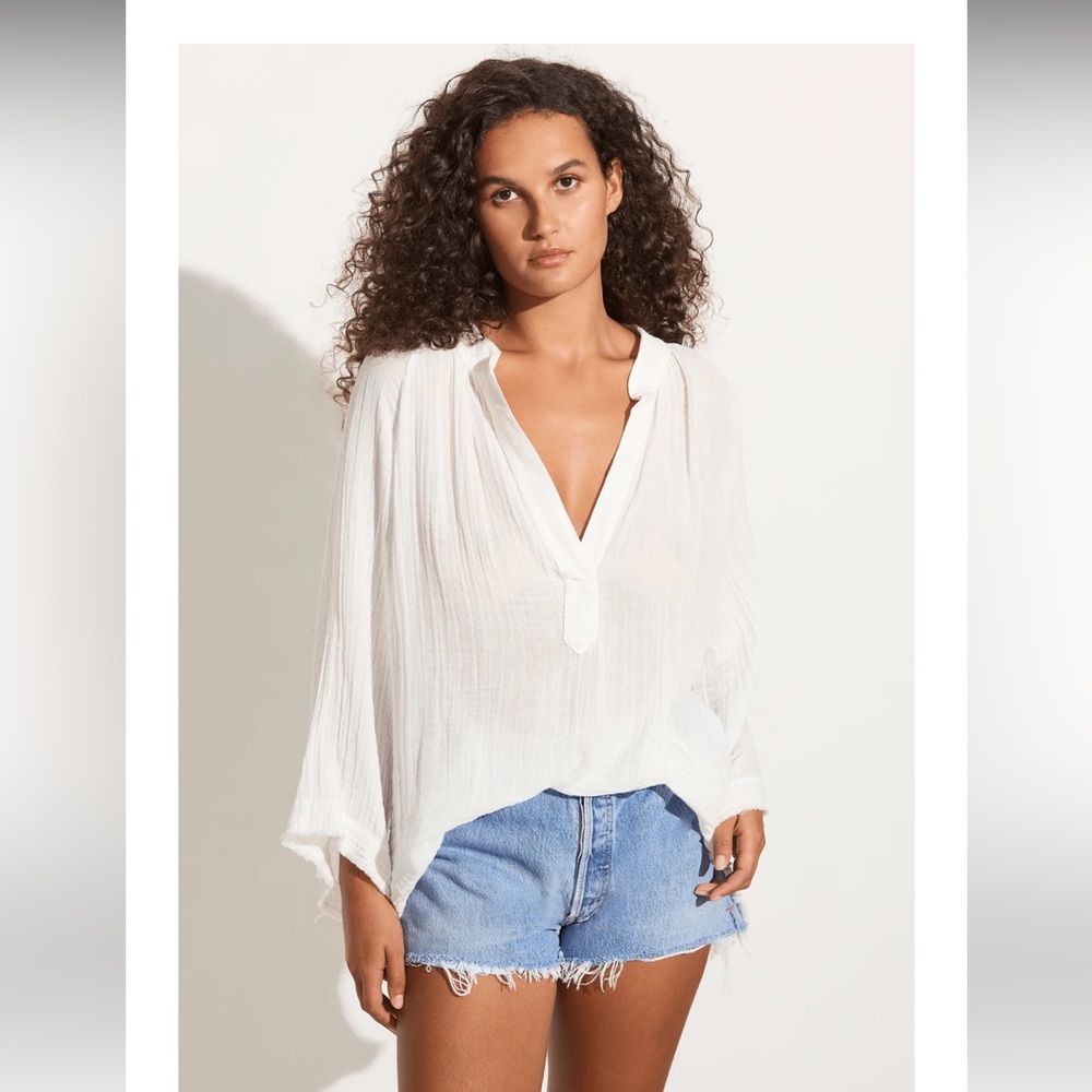 9 Seed resort top made in CA. Flowy, casual, light top!